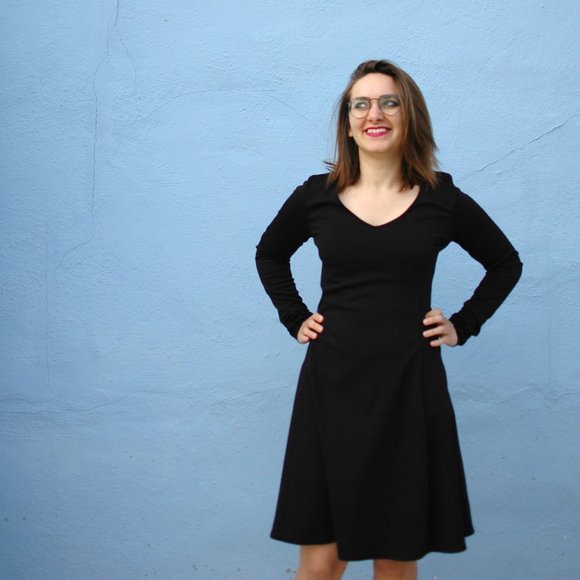 Old Navy Black Long-Sleeve V-Neck Dress - Picture 2 of 4